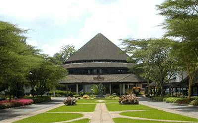  Safari Park Hotel   